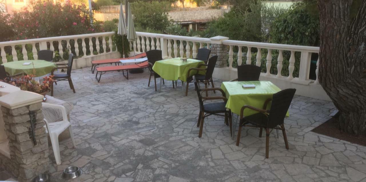 וולי לוסיניי Guesthouse Antonija מראה חיצוני תמונה